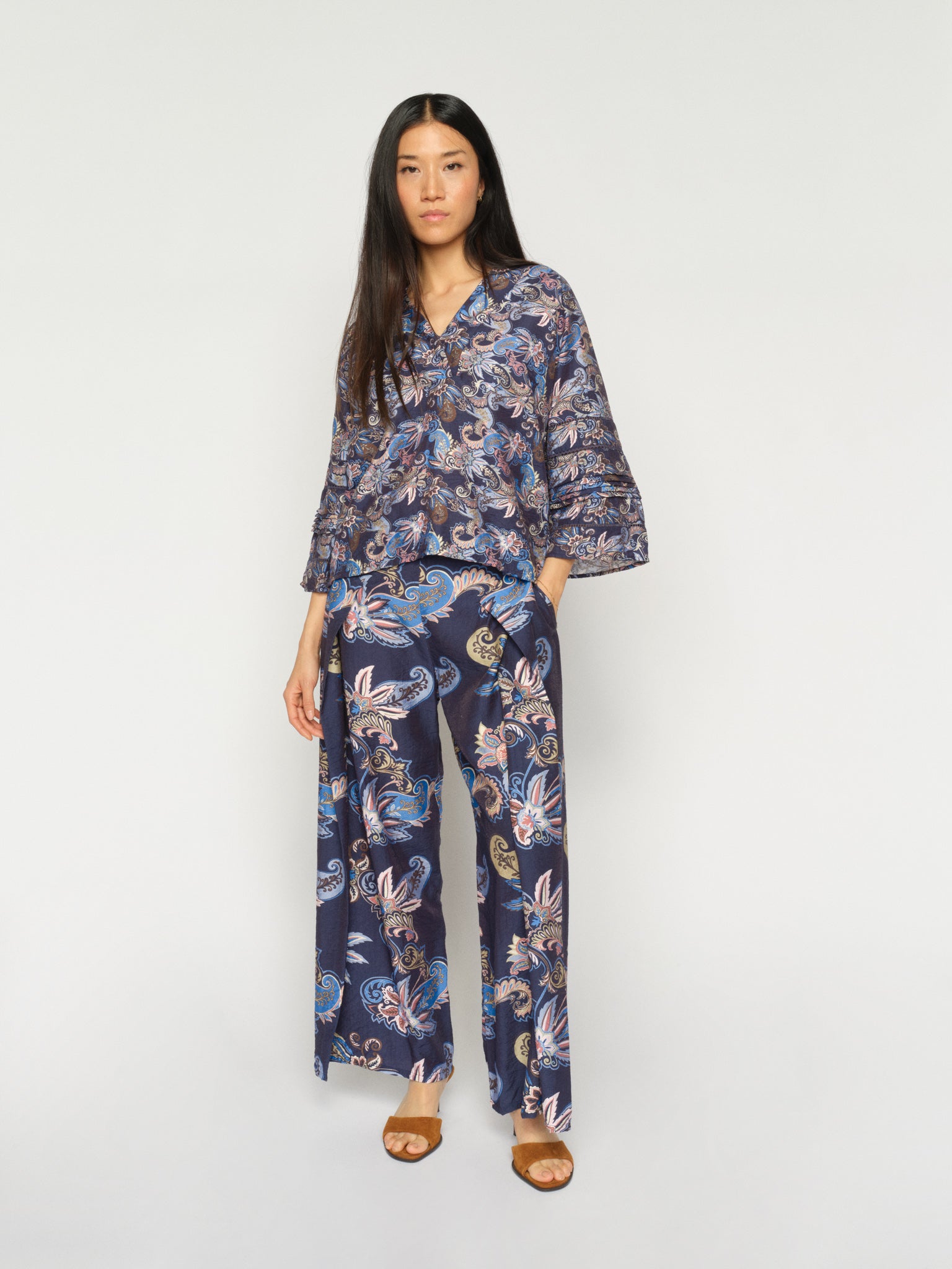 Modelshot / Crown Blue / Detail